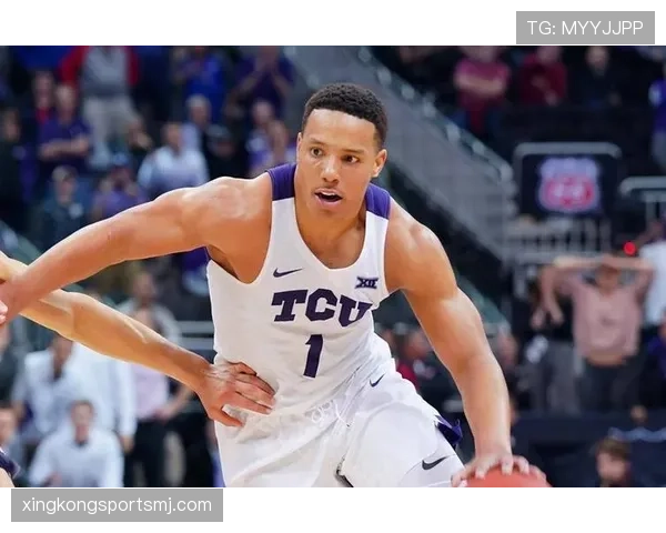 德斯蒙德·班恩突破能力提升显著 拉开与队友三分效率差距